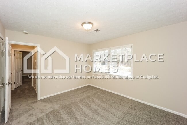 Building Photo - 48 Lynn Cir