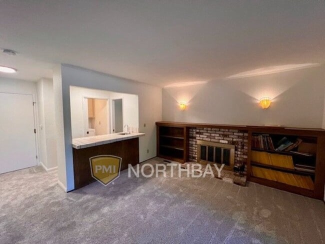 Building Photo - 3552 Larchmont Ct