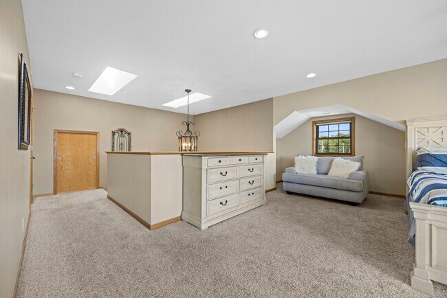 Building Photo - 15414 N River Beach Dr