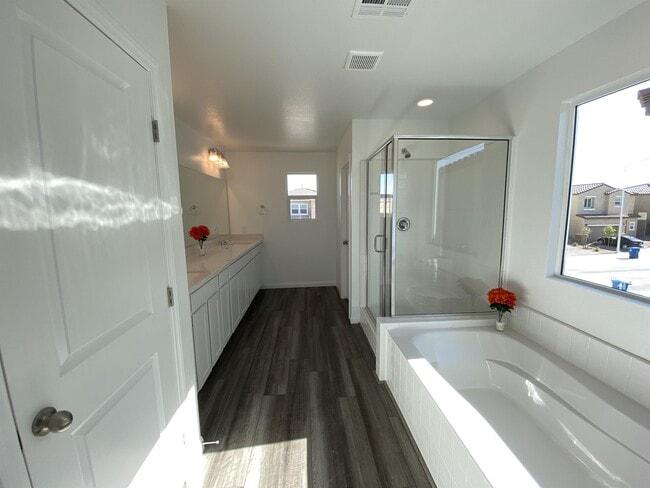 Building Photo - 2212 Stone Well Rd