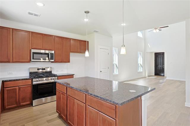 Building Photo - 623 Russell Dr