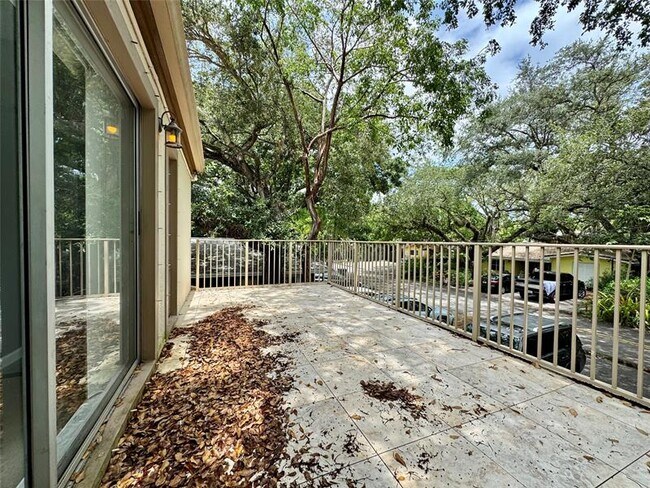 Building Photo - 1313 SW 8th Ct