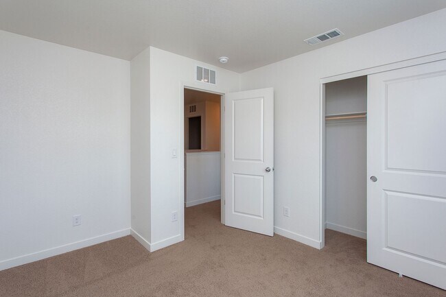 Building Photo - 436 Summer Triangle