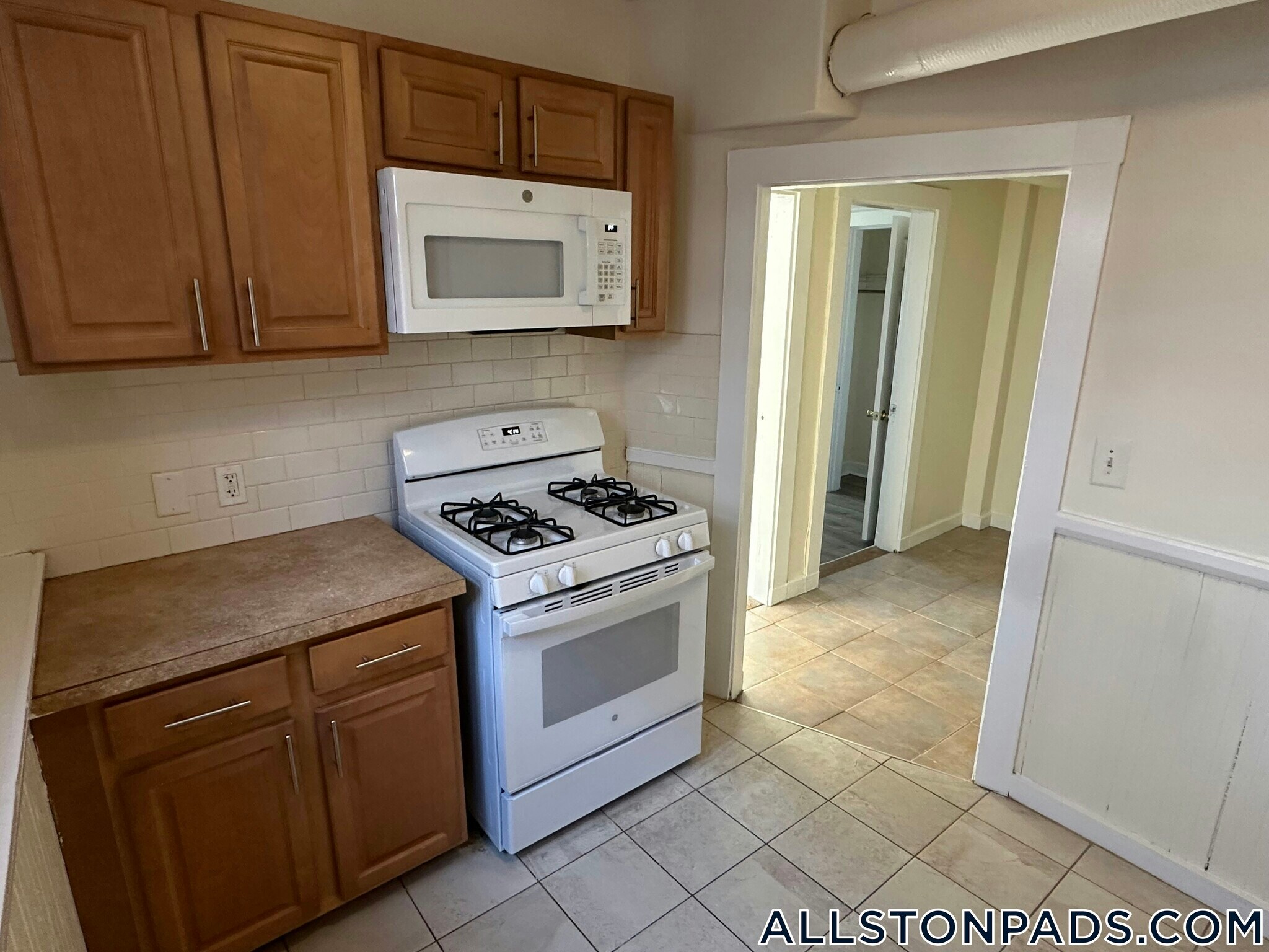 Building Photo - 524 Cambridge St