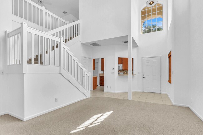 Building Photo - 479 Tequesta Dr