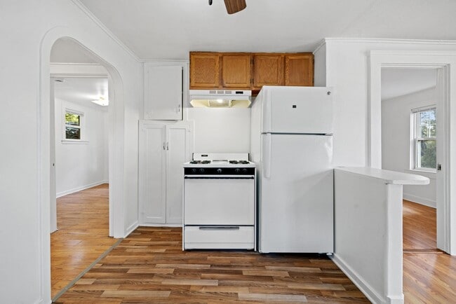 Building Photo - Great 2 bedroom 1 Bathroom ADU in the hear...