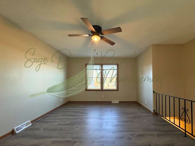 Building Photo - 1016-1018 SW Kingscross Rd