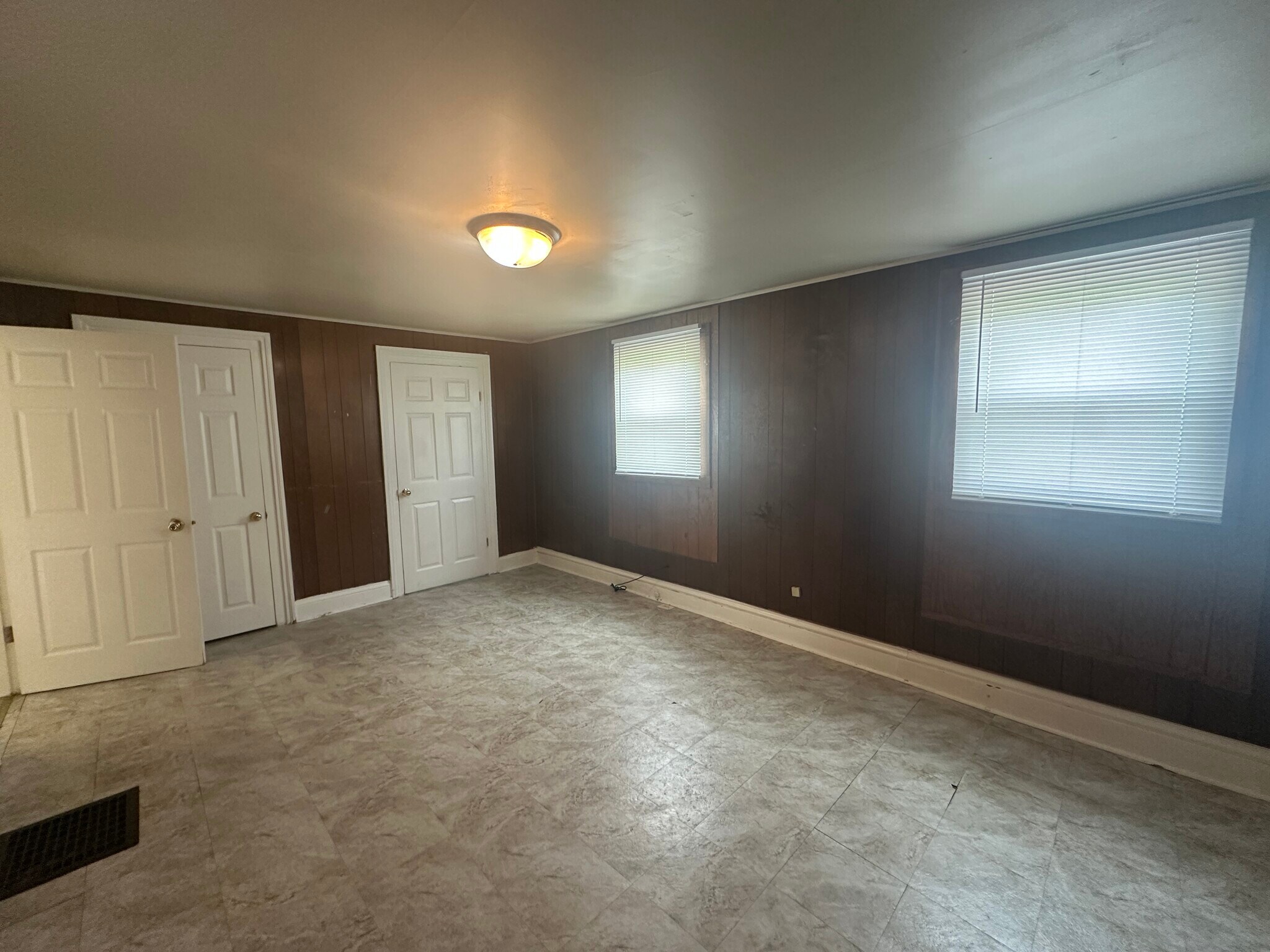 Building Photo - 317 Highland Ave
