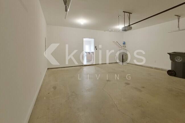 Building Photo - 44 Maple Leaf Dr