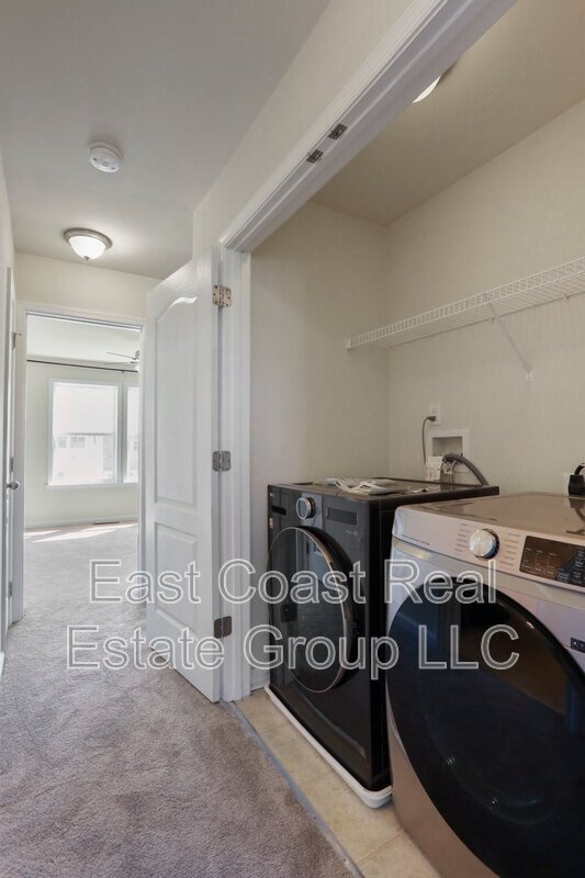 Building Photo - 15 Britania Ct