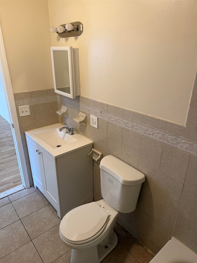 Building Photo - 189 Myrtle Ave