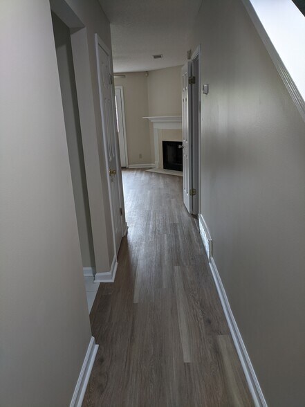 Building Photo - 7746 Shadowland Dr