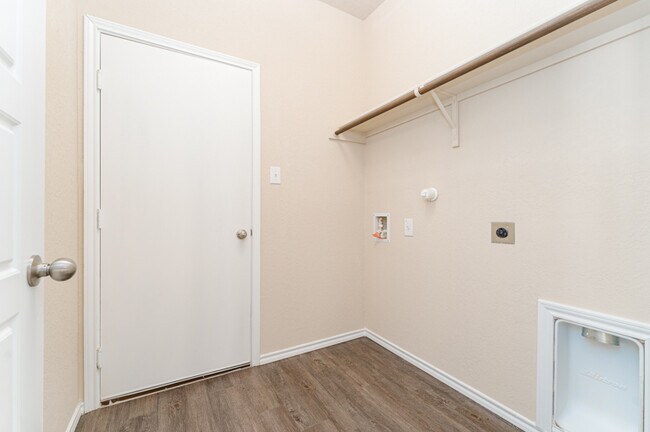 Building Photo - 2020 Cassiopeia Bend