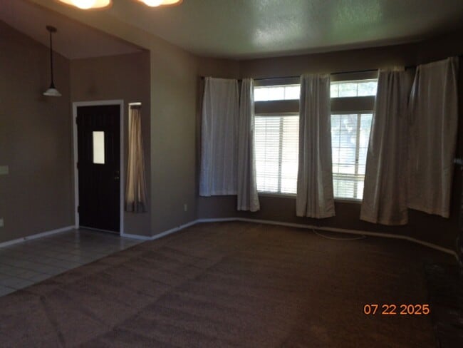Building Photo - Cute single story home on cul-de-sac stree...