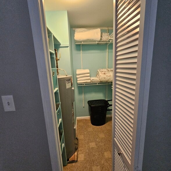 Building Photo - 8637 Beekman Pl