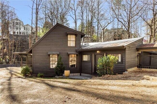 Building Photo - 1580 Jones Rd