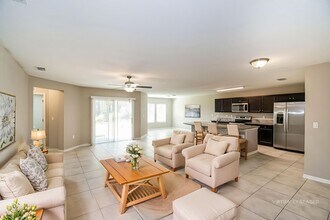 Building Photo - 7380 New Mdws Ct