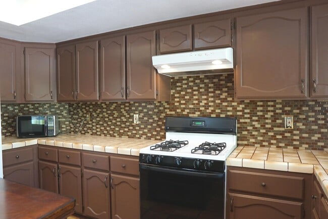 Building Photo - 68120 Tachevah Dr