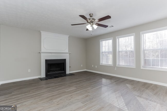 Building Photo - 176 Olympic Dr