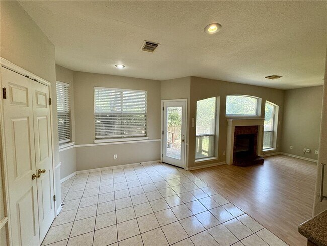 Building Photo - 1507 Avery Elissa Ln