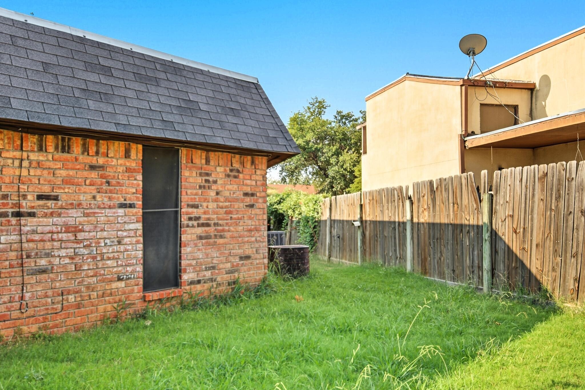 Building Photo - 4934 Greenslope Dr