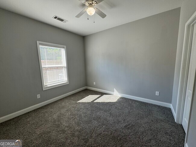 Building Photo - 1270 Binghampton Cir