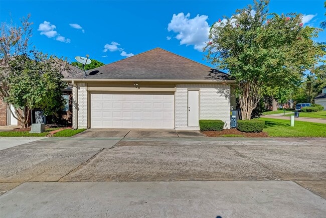 Building Photo - 14303 Reissen Ln