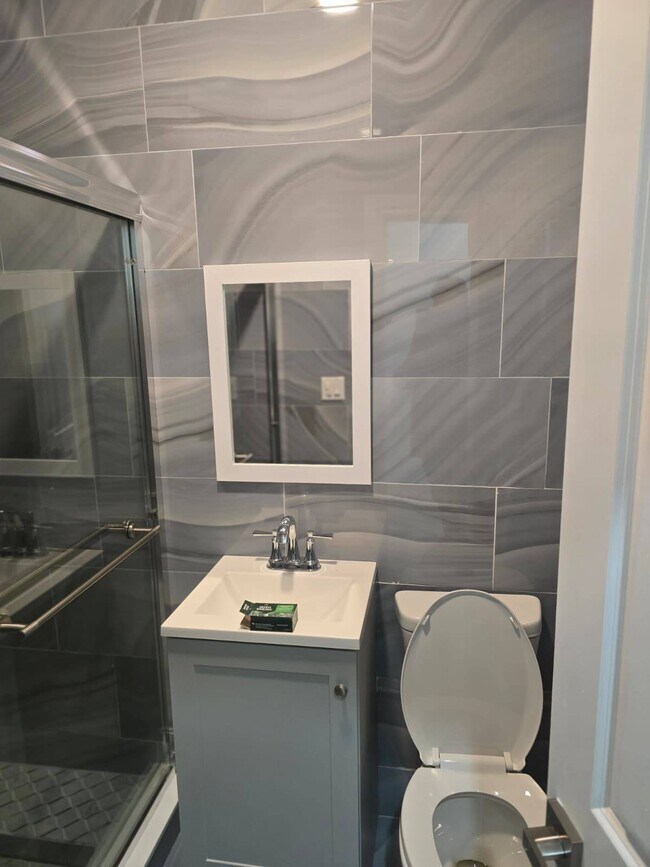 Building Photo - 2050 Strauss St