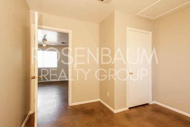 Building Photo - 918 S 1st Ave