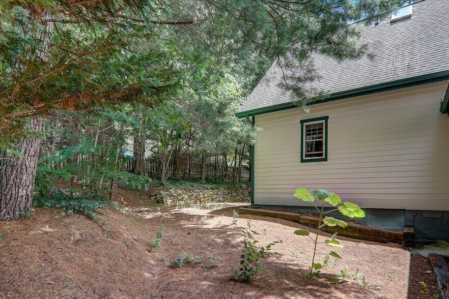 Building Photo - 11 Oakhaven Ter