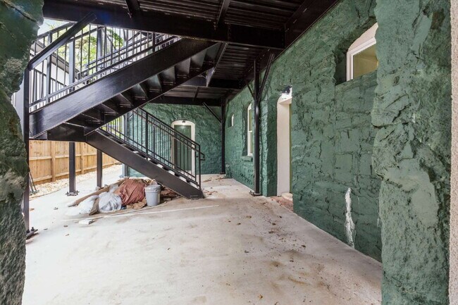 Building Photo - The Biggest & Most Private Apartment in th...