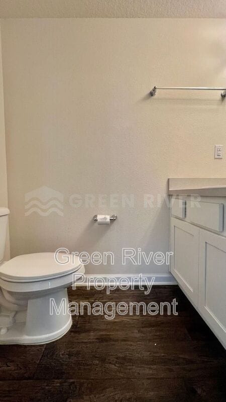 Building Photo - 294 Aralia Ln