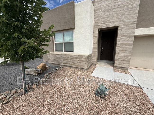 Building Photo - 6913 Cleary Loop NE