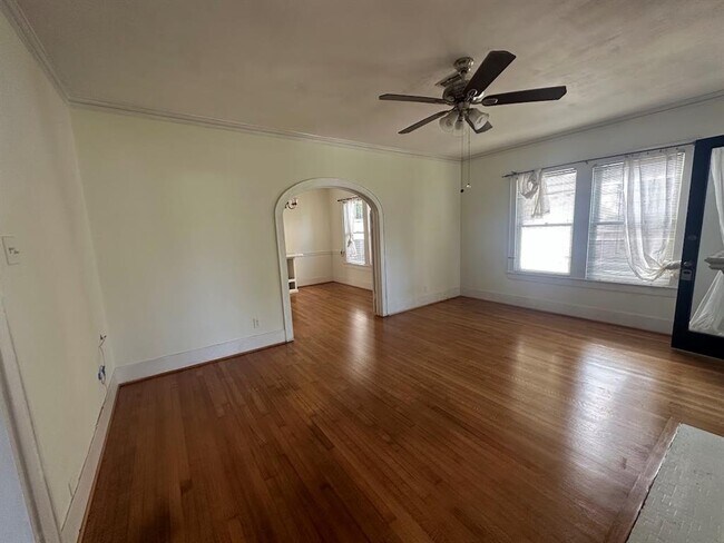 Building Photo - 6656 Sylvan Rd