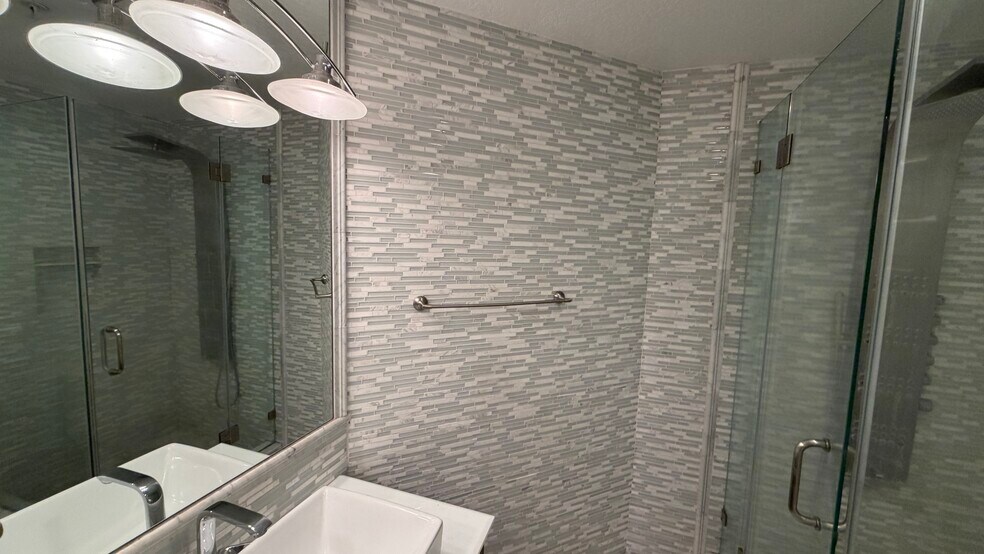 Building Photo - 1200 Pacific Coast Hwy