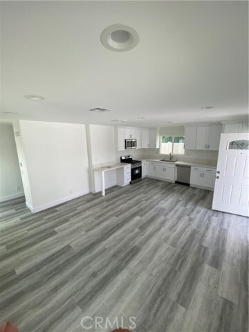 Building Photo - 2402 W Maple Ave