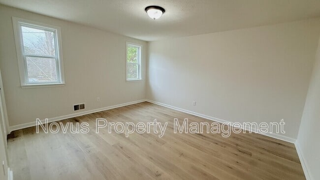 Building Photo - 105 Woodbine Dr