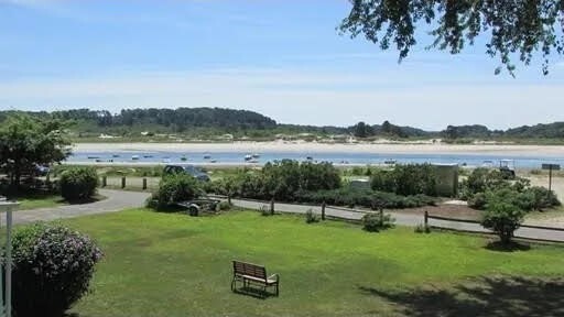 Primary Photo - 37 River Rd