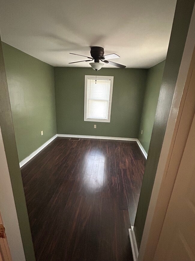 Building Photo - 1284 S Bay Rd