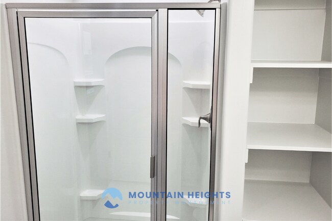 Building Photo - 3861 Spring Brook Ln