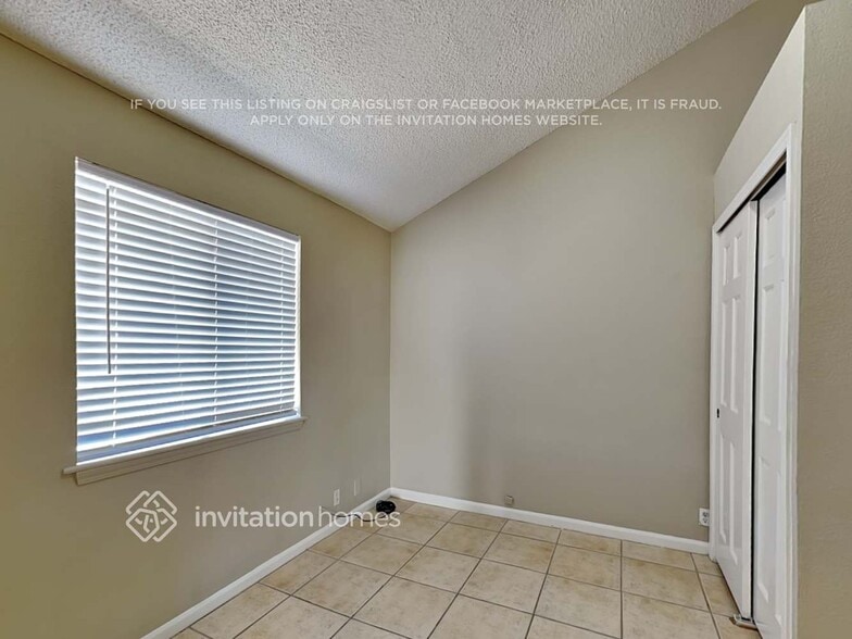 Building Photo - 11324 N 81st Dr