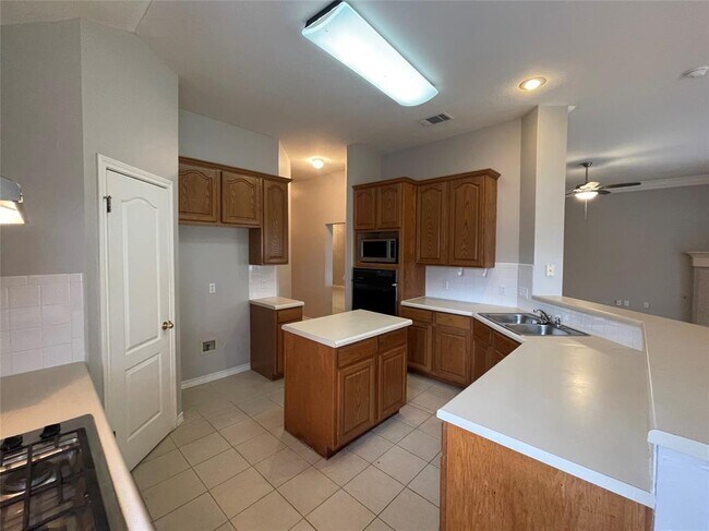 Building Photo - 6605 Needham Ln
