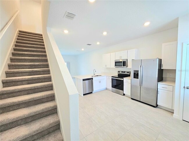 Building Photo - 3098 Skyline Lp