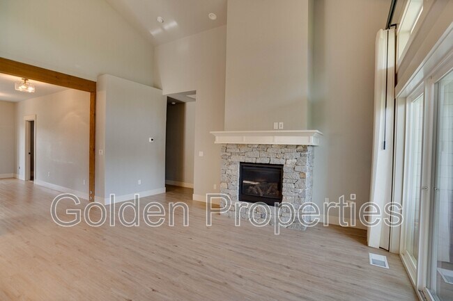 Building Photo - 1270 Tamarindo Ln