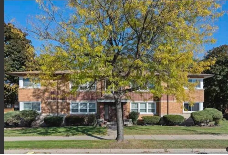 Building Photo - 1345 S Mannheim Rd