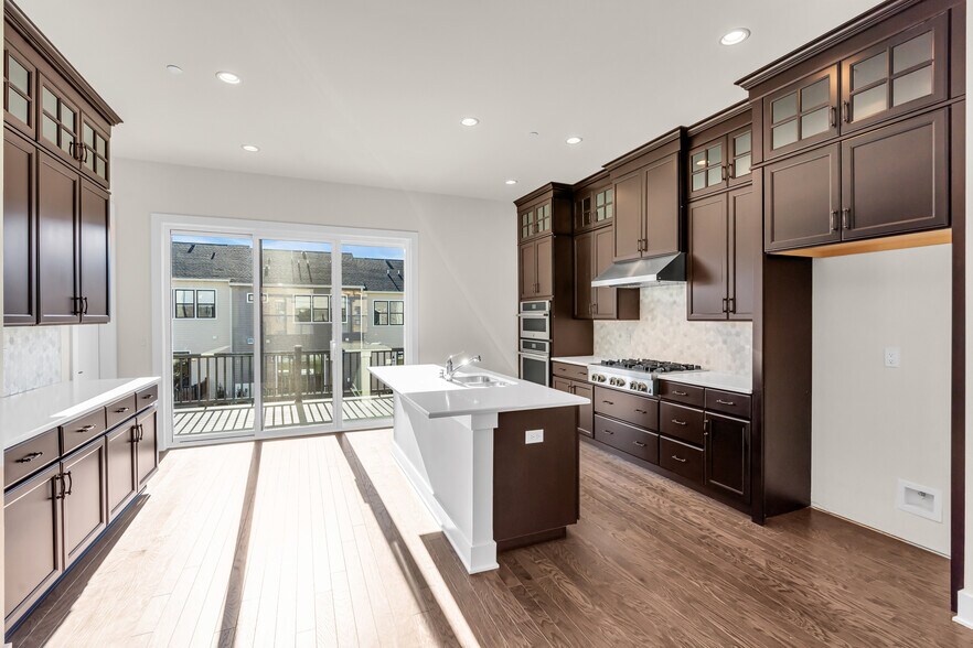 Kitchen - 6 Augustus Dr
