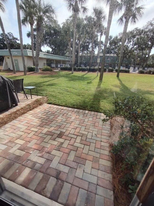 Building Photo - Hilton Head Cabanas