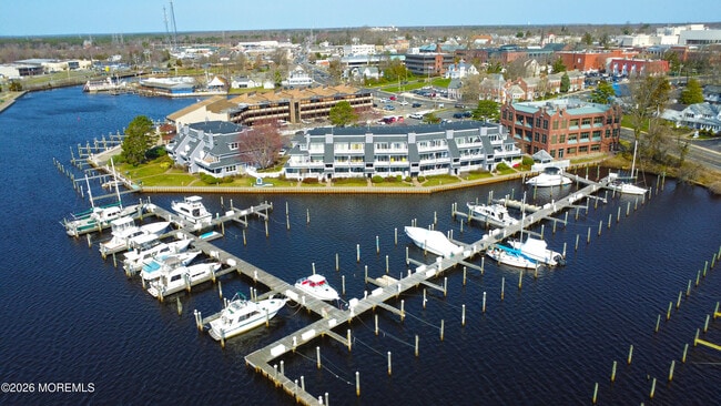 Building Photo - 210 Spinnakers Cv