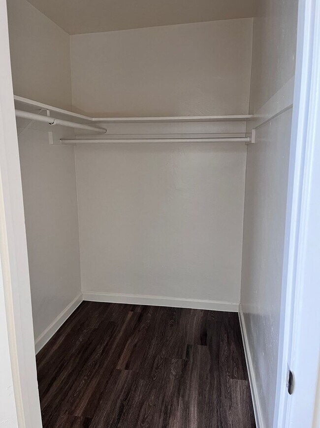 Building Photo - 7130 E 30th St