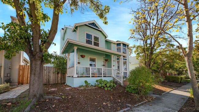 Building Photo - Charming 4-bedroom 3bath home near Suisun ...